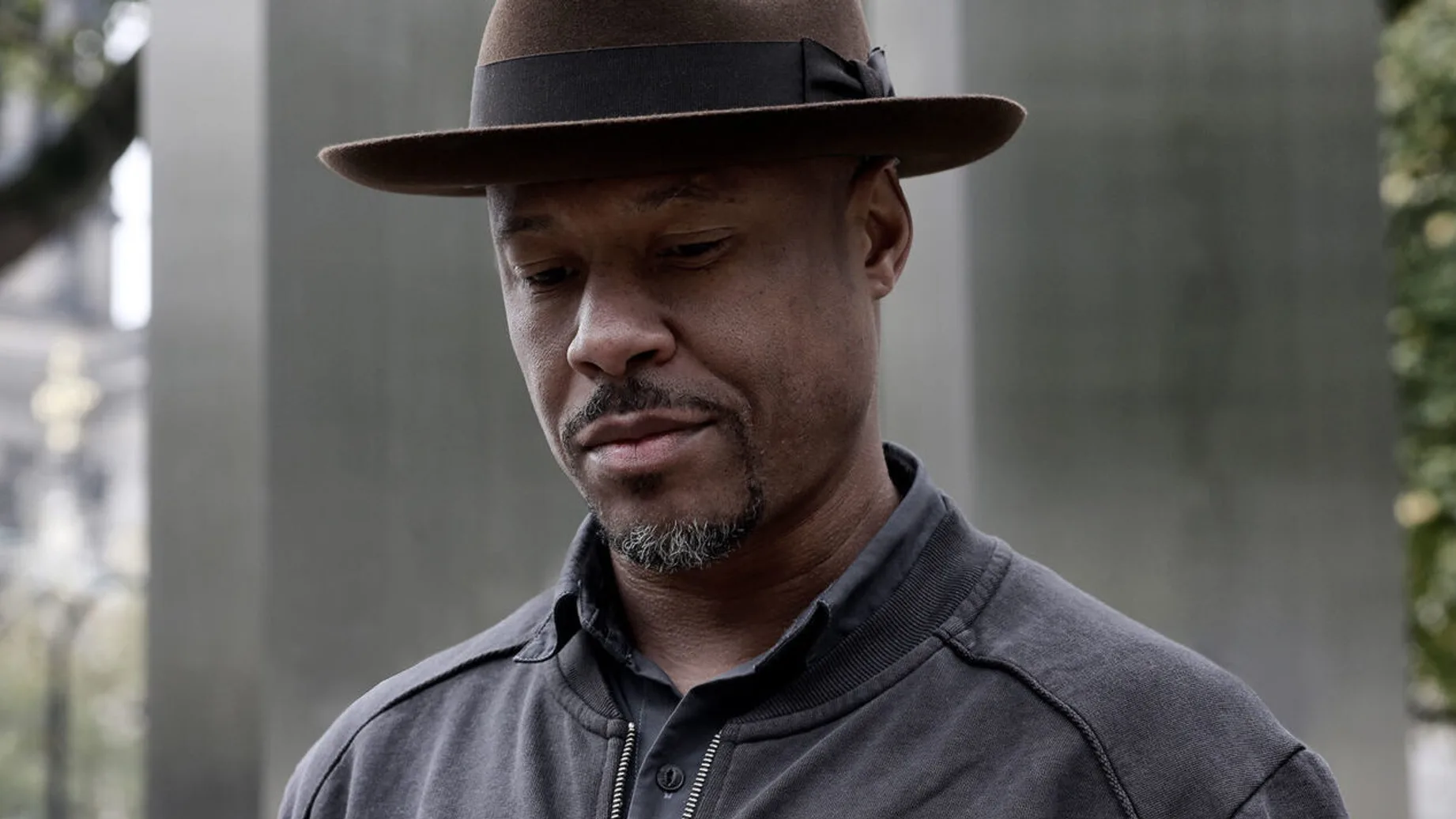 Robert-Hood-1-1536x715-
